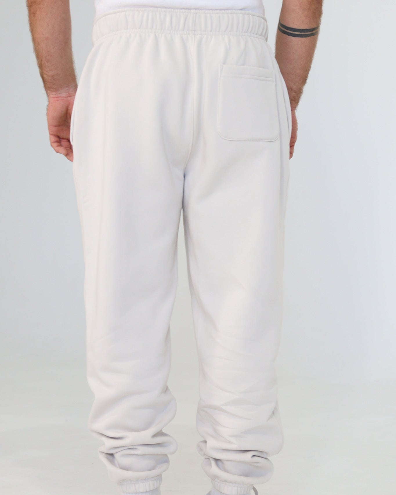 NEW WORLD Sweats