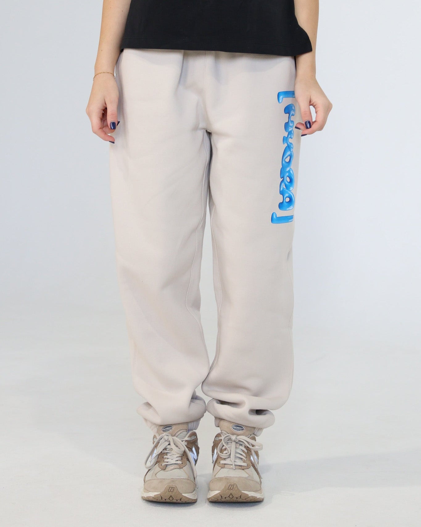NEW WORLD Sweats
