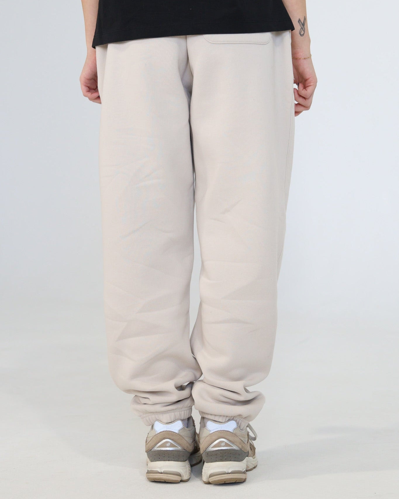 NEW WORLD Sweats