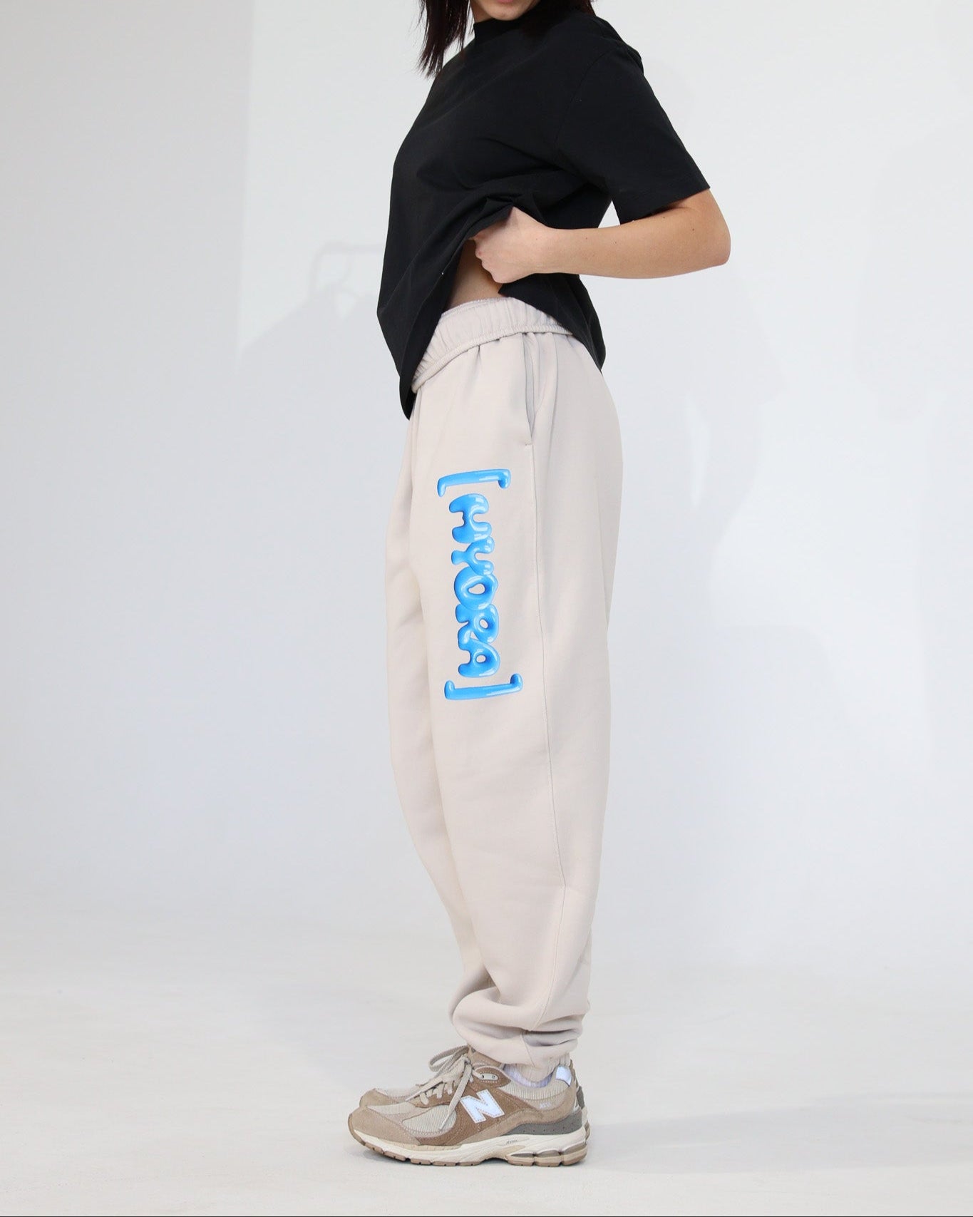 NEW WORLD Sweats